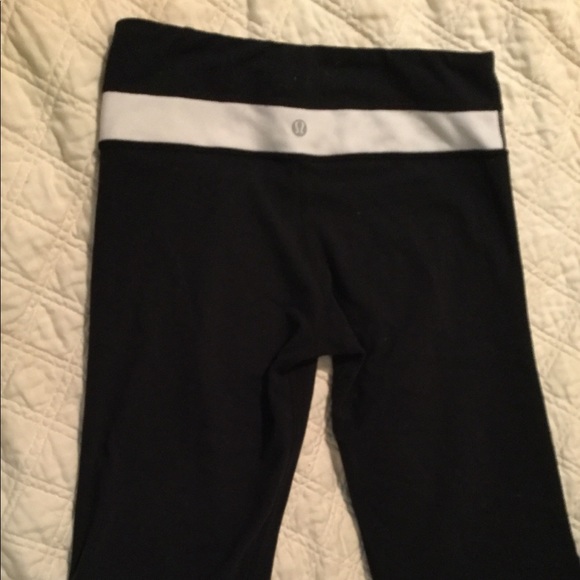 Lululemon hemmed yoga pants size4 - Picture 3 of 6